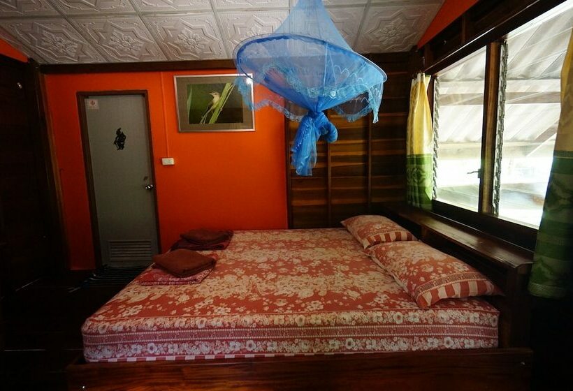 بنجلو قياسى, Pasai Beach Lodge