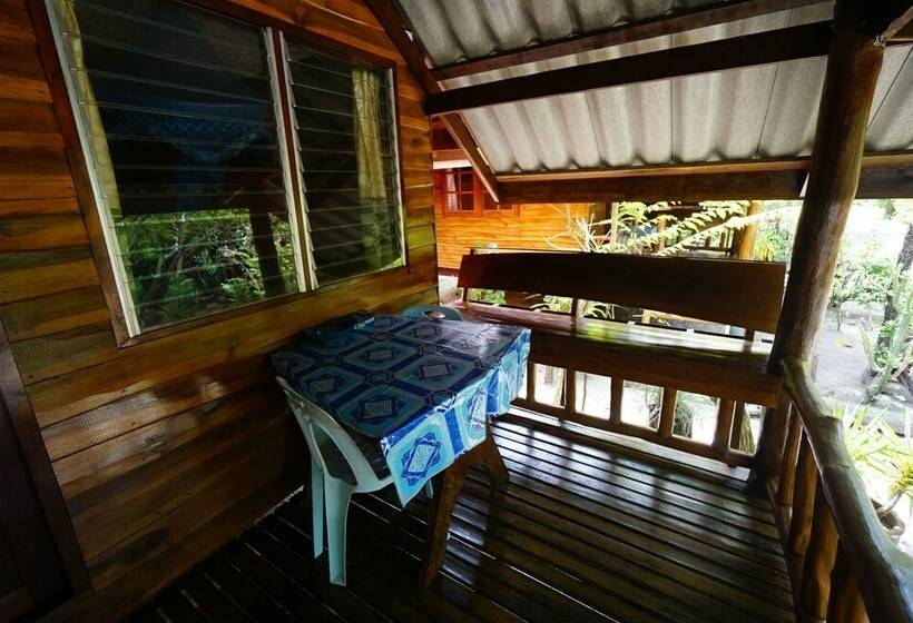 スタンダードバンガロー, Pasai Beach Lodge