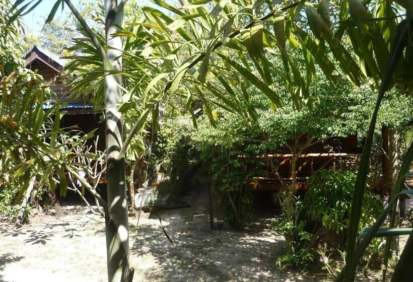 بنجلو قياسى, Pasai Beach Lodge