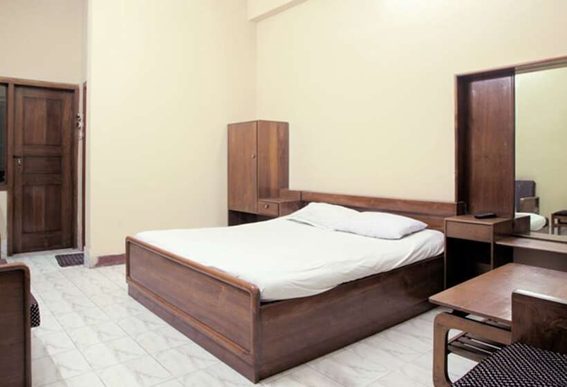 اتاق اکونومی, Sea Queen