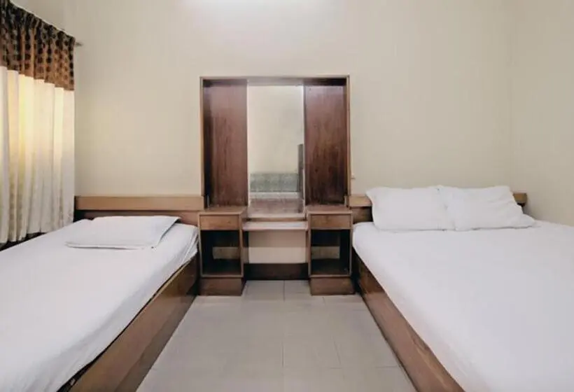 Economy Triple Room, Sea Queen
