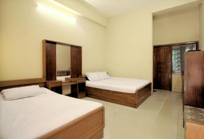 Economy Triple Room, Sea Queen