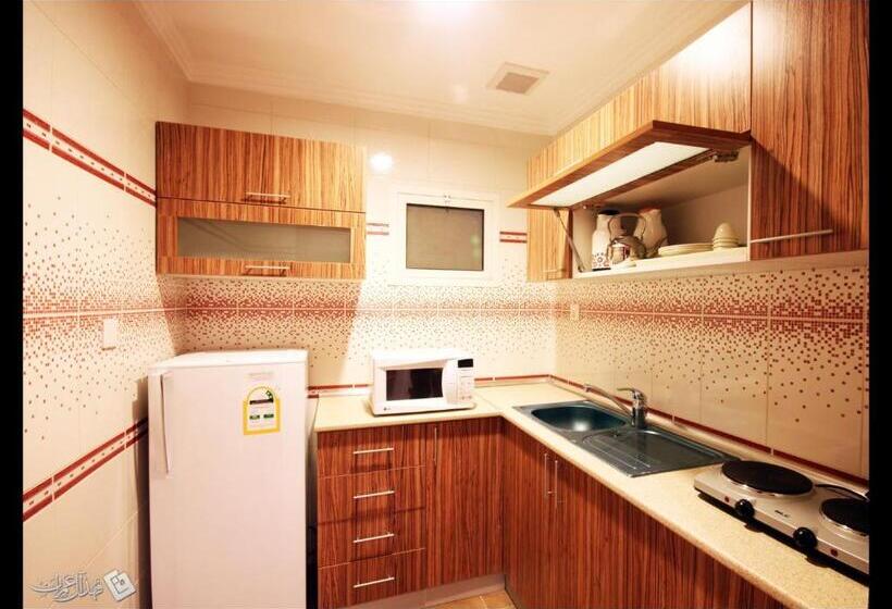 דירת שלושה חדרים, Taraf Yanbu