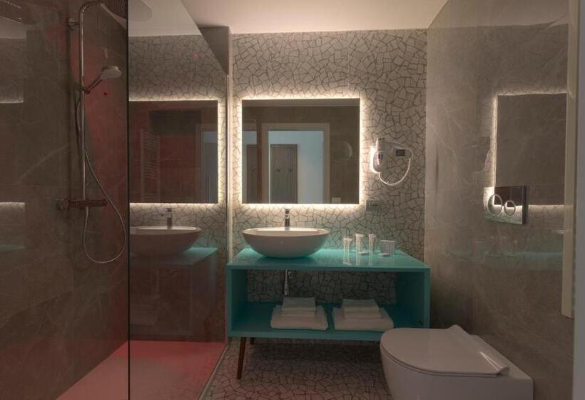 キングサイズベッドのスタンダードルーム, Ghibli