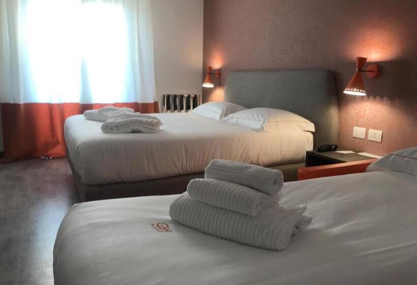 ファミリールーム, Ghibli