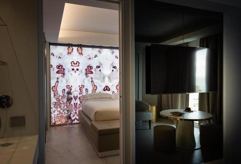 プレジデントスイートルーム, Ghibli