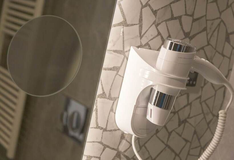 ファミリールーム, Ghibli