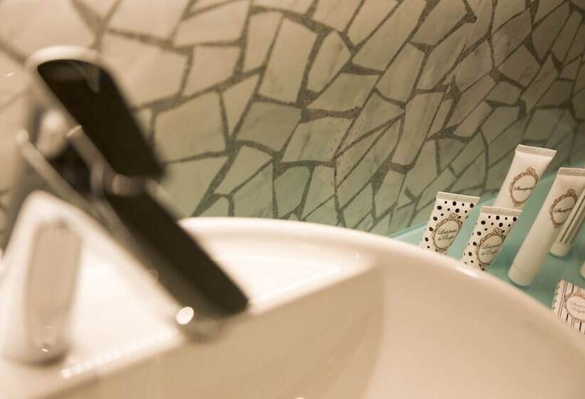 ファミリールーム, Ghibli