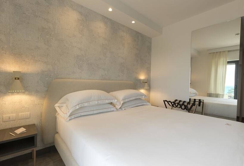 ファミリールーム, Ghibli