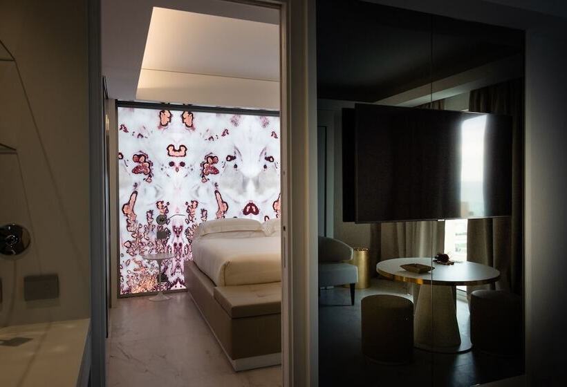 プレジデントスイートルーム, Ghibli