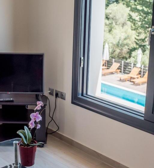 דירת חדר, Golden Sun Villas