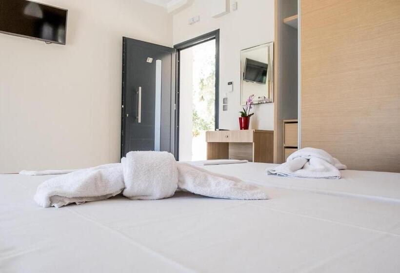 إستوديو سوبيريور, Golden Sun Villas