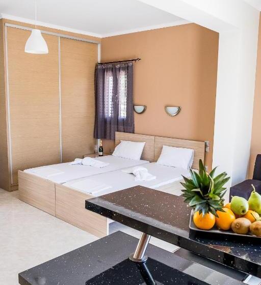 إستوديو سوبيريور, Golden Sun Villas