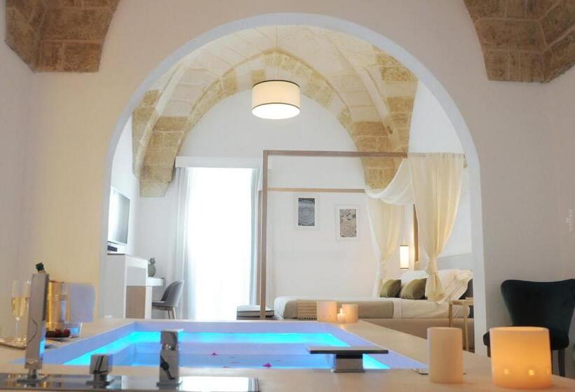 מיטת קינג בסוויטה, La Dimora Delle Fate Luxury & Spa