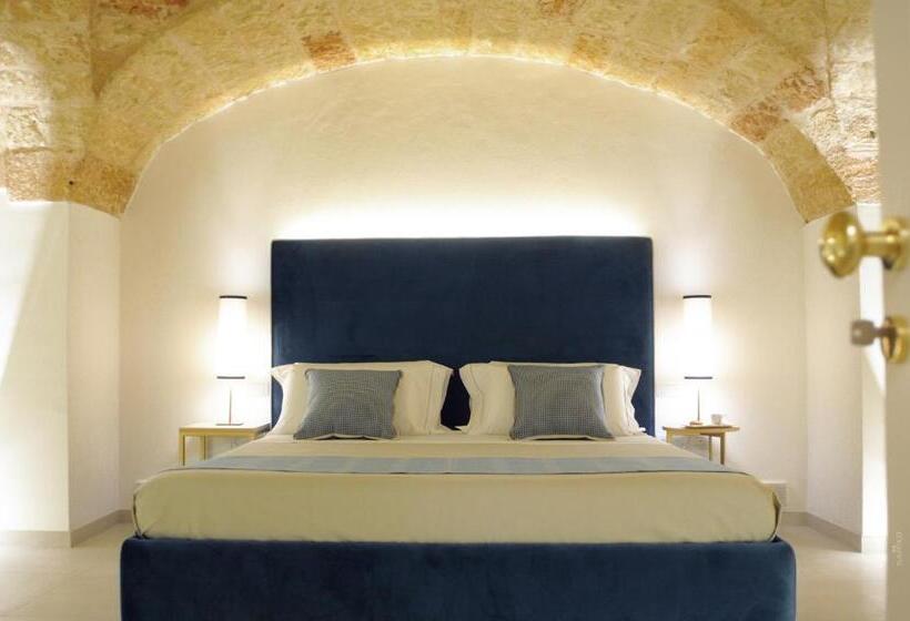 מיטת קינג בסוויטה, La Dimora Delle Fate Luxury & Spa