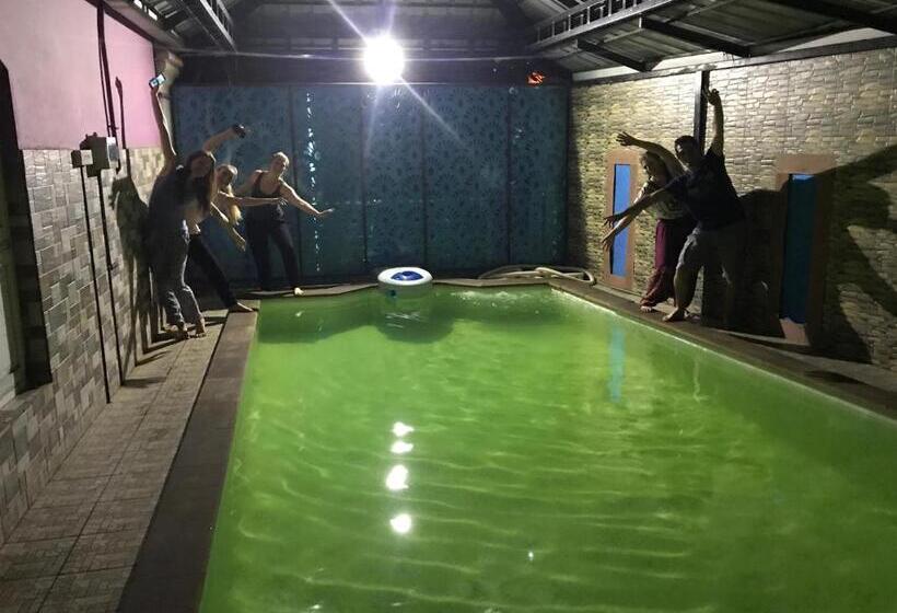 اتاق لوکس, Palm Rivera Kochi