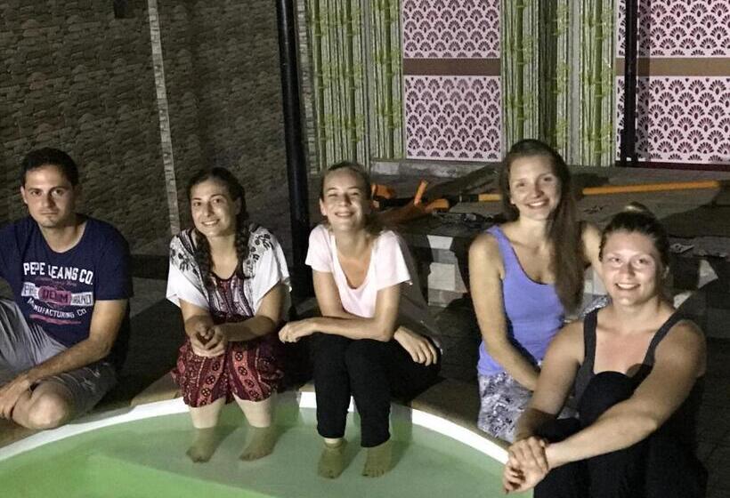 اتاق لوکس, Palm Rivera Kochi