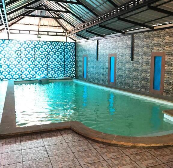 سوئیت با تخت بزرگ, Palm Rivera Kochi