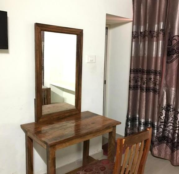 سوئیت با تخت بزرگ, Palm Rivera Kochi