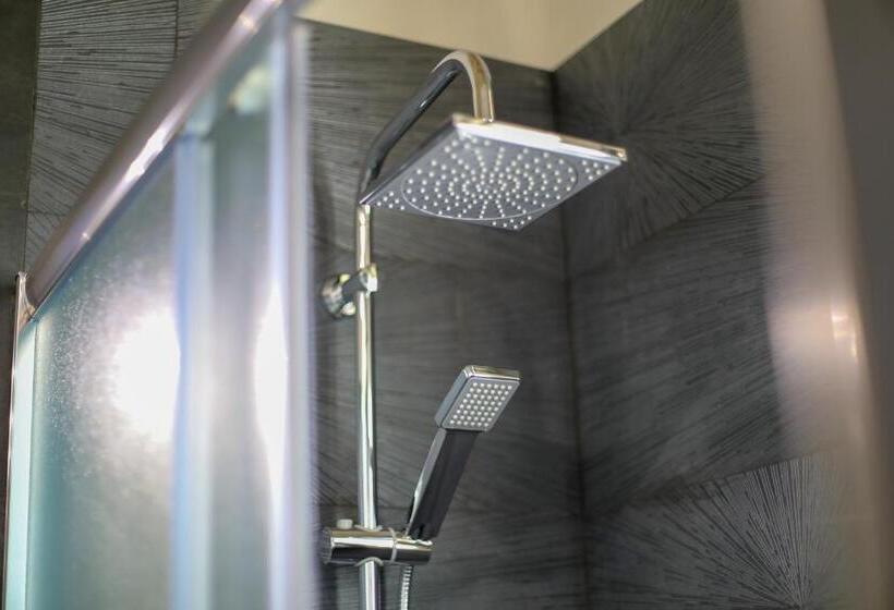 行政三人间, Terra Dei Sogni