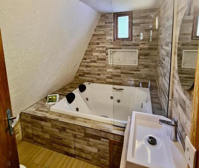 Superior-mökki 1 Makuuhuone, Villa Vintage Campos   Piscina E Opções De Suites Com Hidromassagem