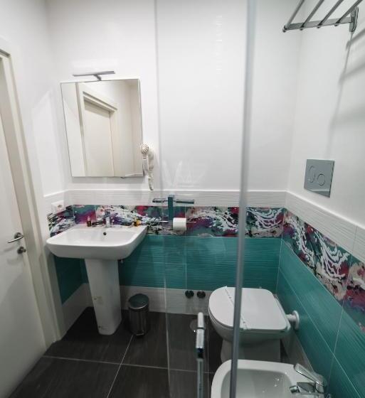 اتاق استاندارد, Anna S Family