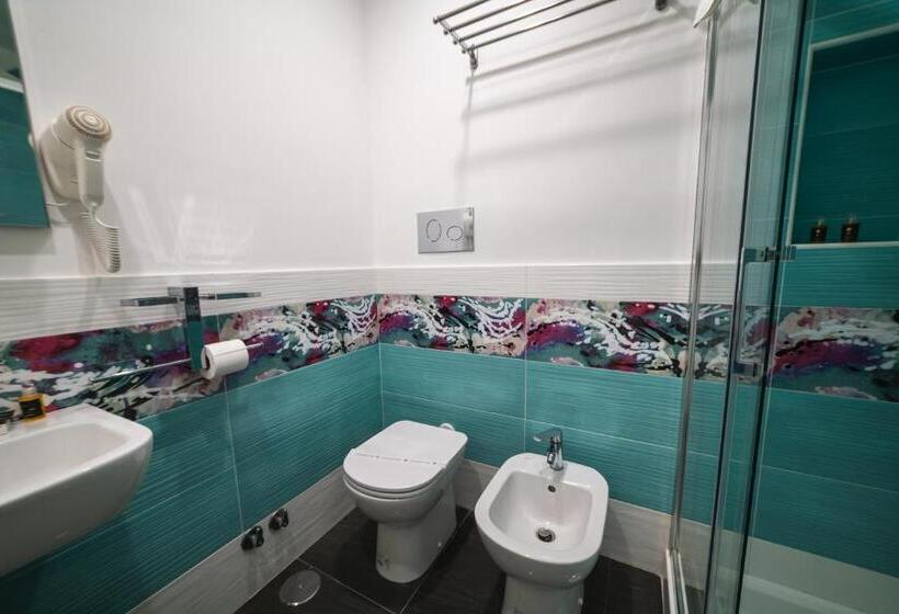 اتاق استاندارد, Anna S Family