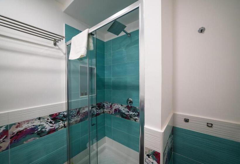 اتاق استاندارد, Anna S Family