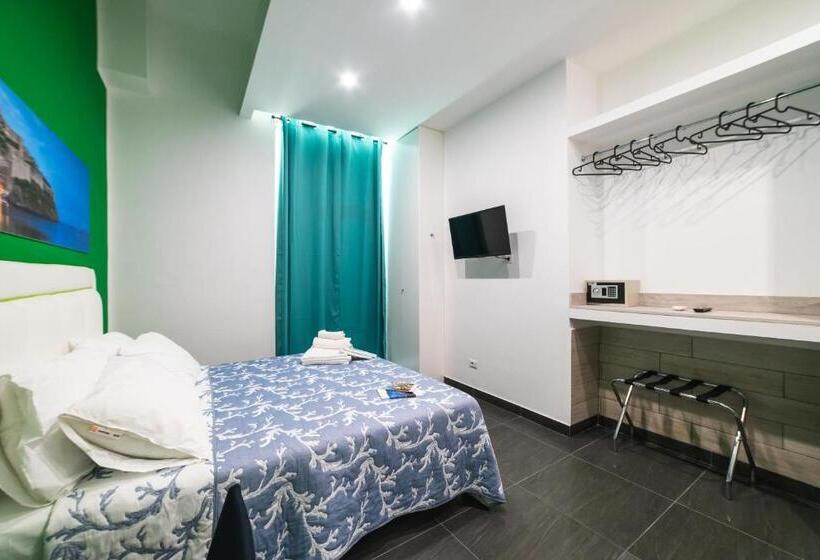 اتاق استاندارد, Anna S Family