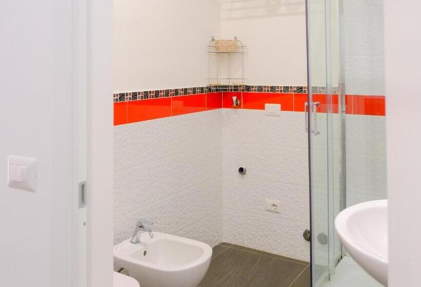 اتاق استاندارد سه نفره, Anna S Family