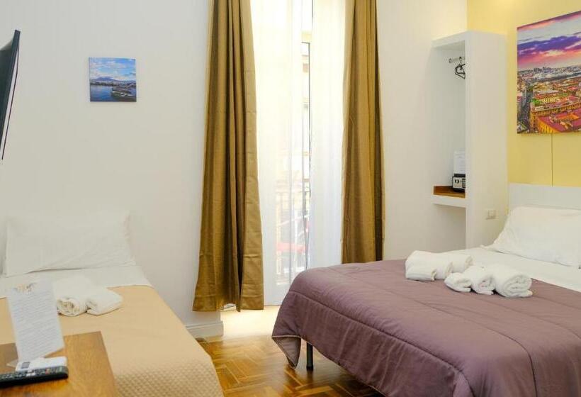 اتاق استاندارد سه نفره, Anna S Family