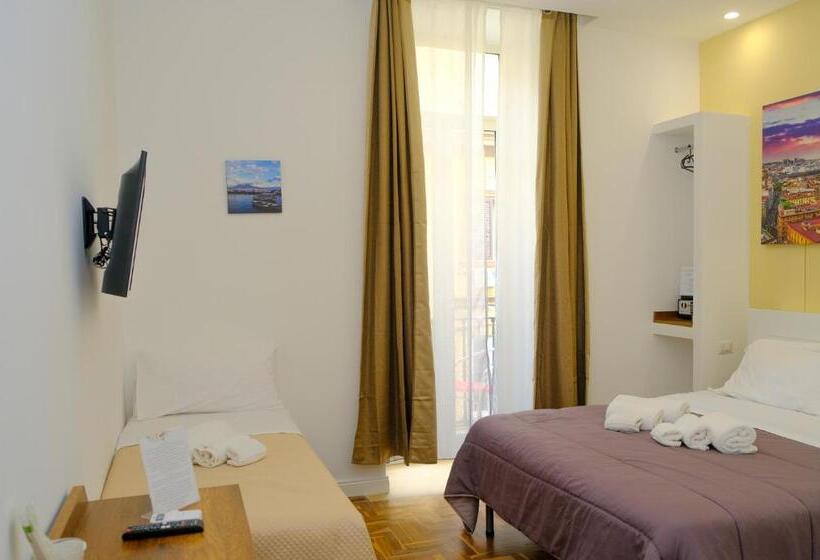 اتاق استاندارد سه نفره, Anna S Family