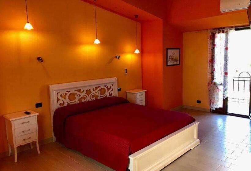 غرفة قياسية مزوَّدة بشُرفة, Eleven Bed & Breakfast