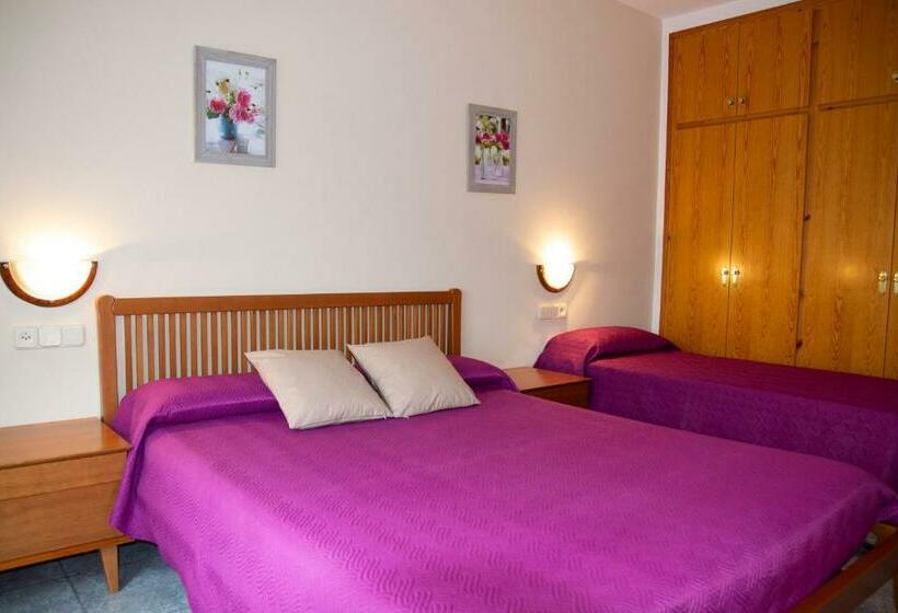 Номер Стандарт Вид на Горы, Hostal Montserrat