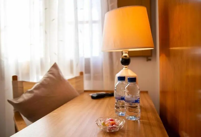 エコノミールーム, Hostal Montserrat