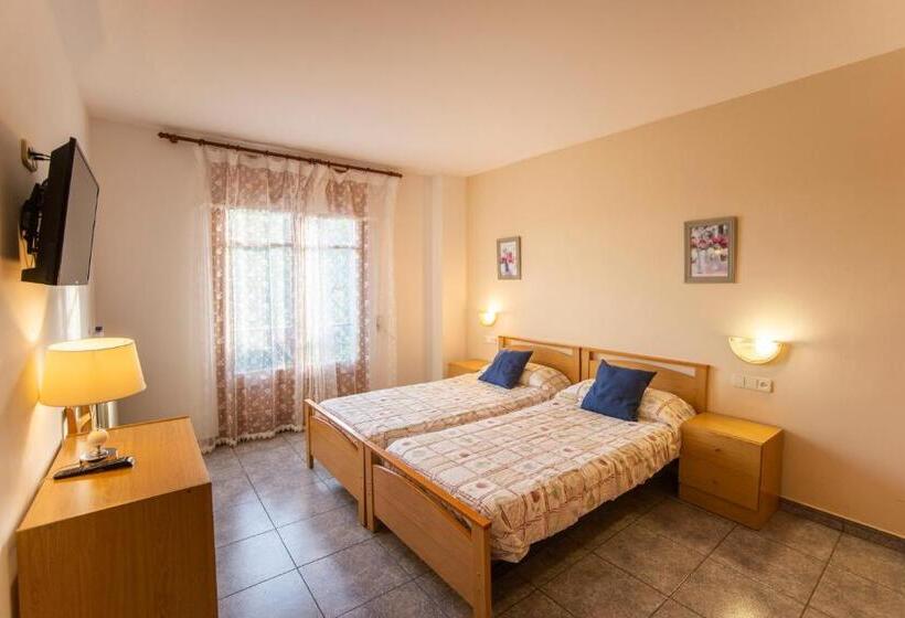 Номер Стандартный с Видом, Hostal Montserrat