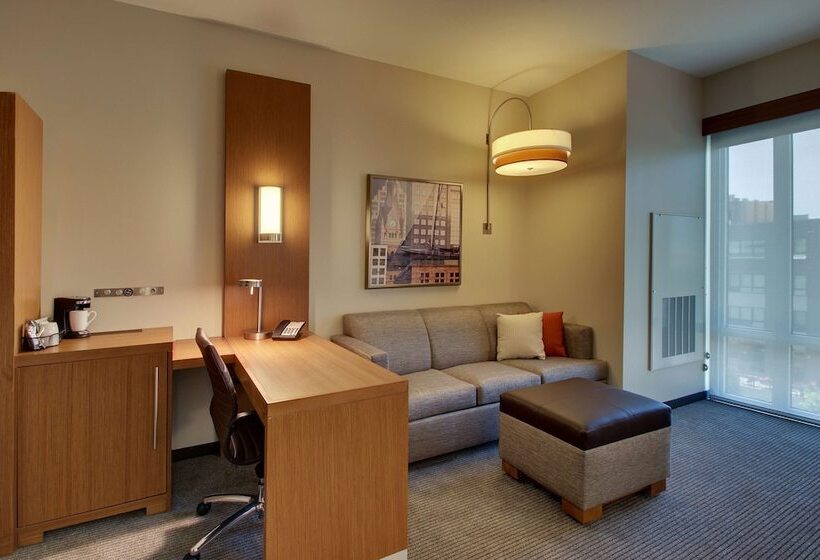سوییت, Hyatt Place Milwaukee Downtown