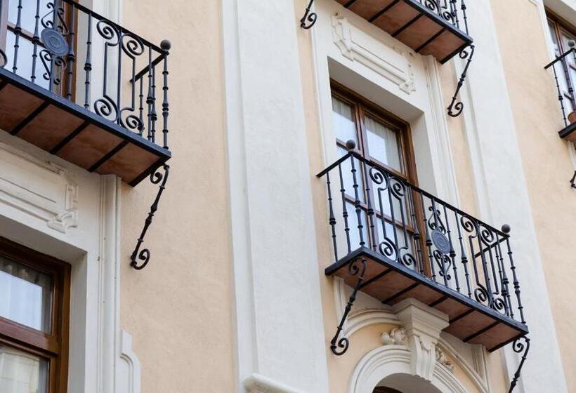 اتاق اکونومی با حمام مشترک, Pension Logroño