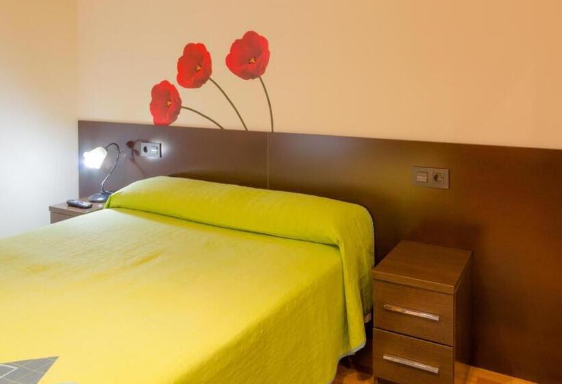 اتاق اکونومی با حمام مشترک, Pension Logroño
