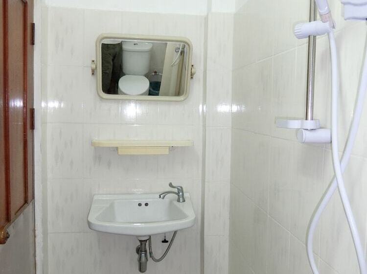 스탠다드 룸, Rattana Guesthouse