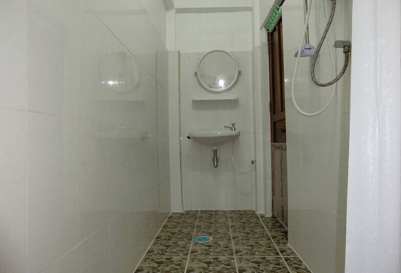 스탠다드 트리플 룸, Rattana Guesthouse