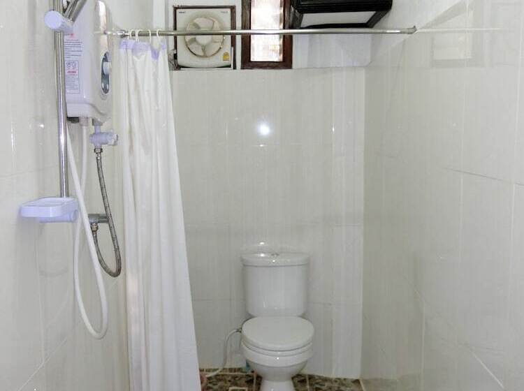 스탠다드 트리플 룸, Rattana Guesthouse