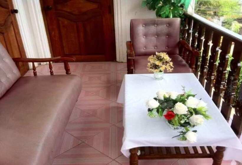 스탠다드 트리플 룸, Rattana Guesthouse