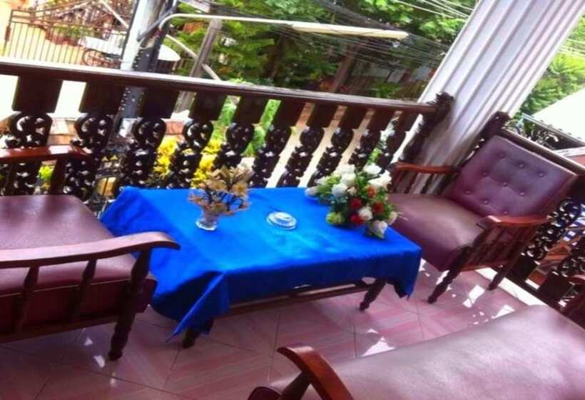 스탠다드 트리플 룸, Rattana Guesthouse