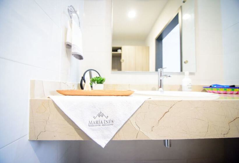 سوییت جونیور, Maria Ines Hotel Suite