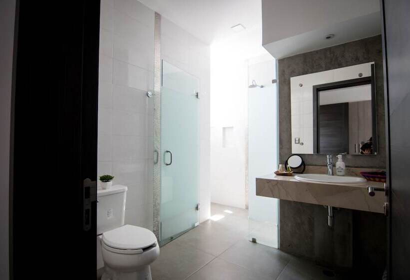 Полулюкс, Maria Ines Hotel Suite