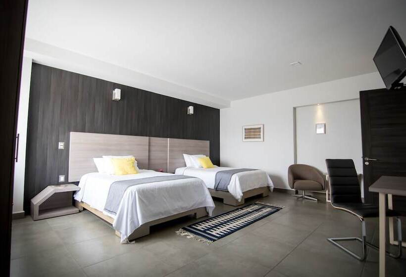 Полулюкс, Maria Ines Hotel Suite