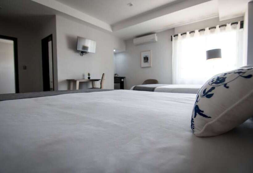 سوییت جونیور, Maria Ines Hotel Suite