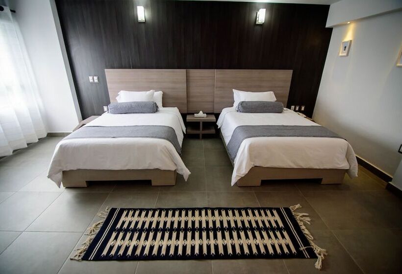 سوییت جونیور, Maria Ines Hotel Suite