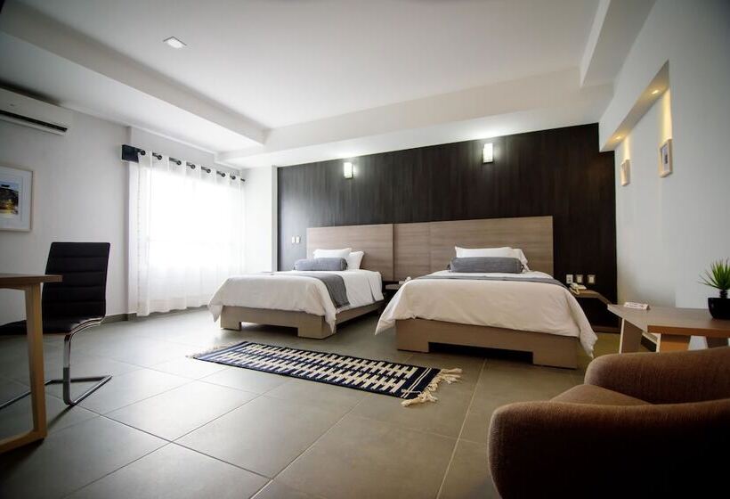 Полулюкс, Maria Ines Hotel Suite
